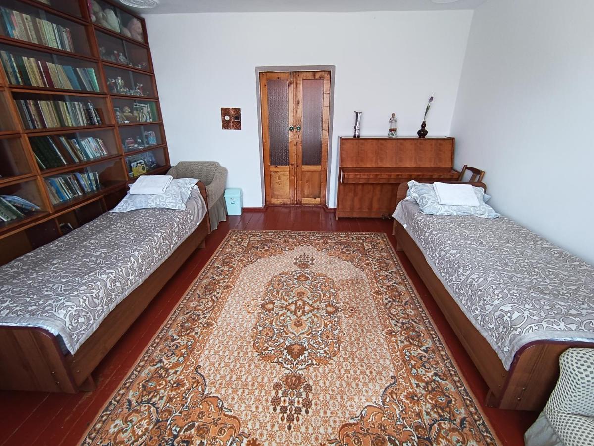 Meerim Guest House Bokonbayevo エクステリア 写真
